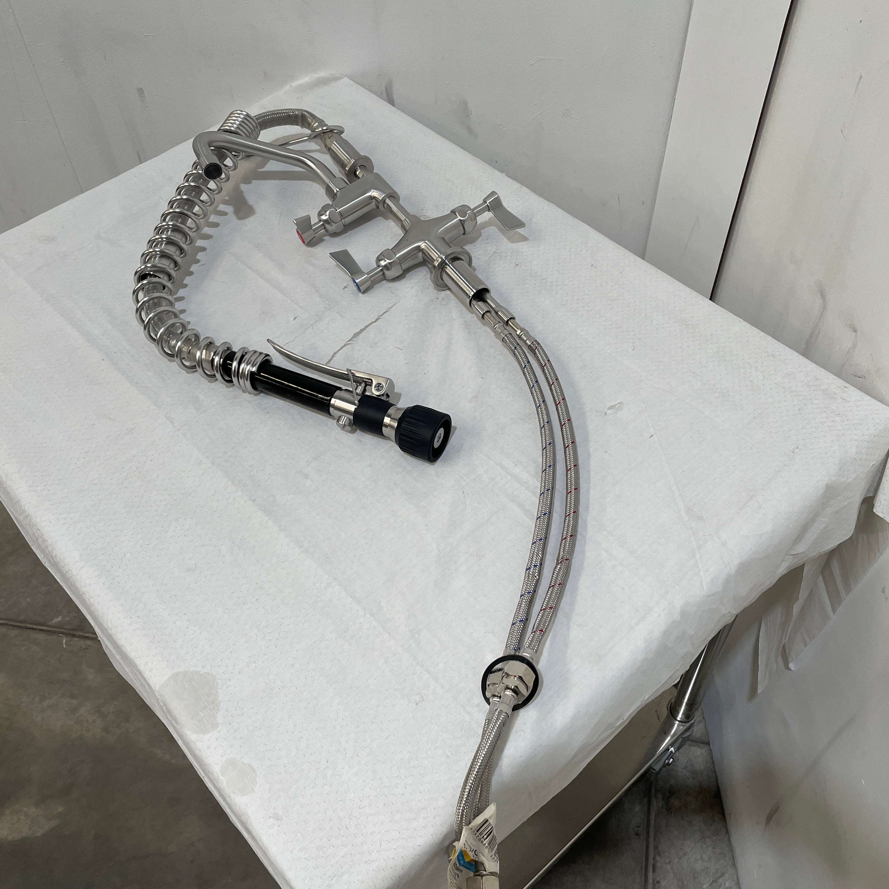 3monkeez CLEAN-A-JET Mounted Pre Rinse Unit