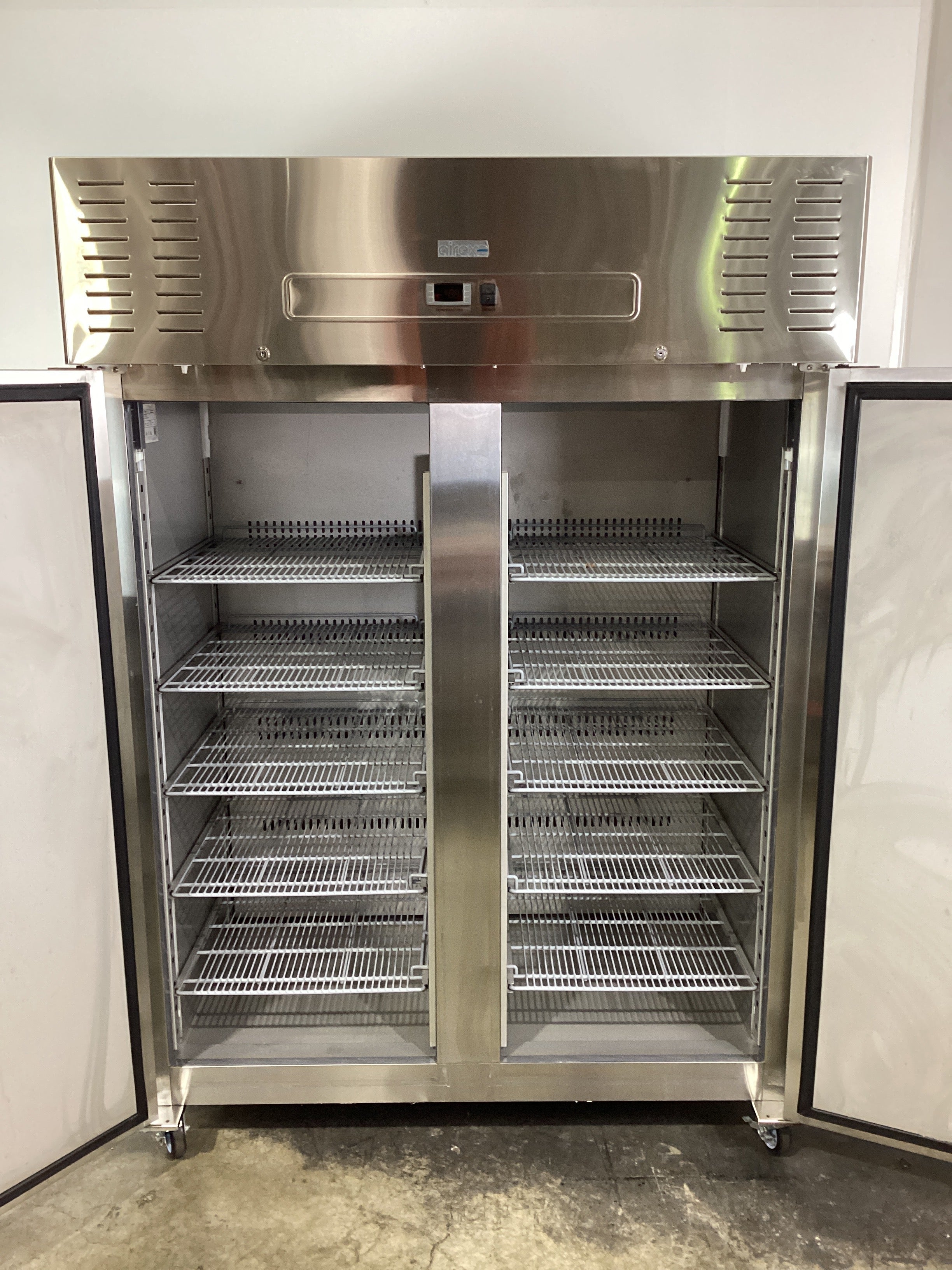Airex AXF-URGN-2 C1 Upright Freezer